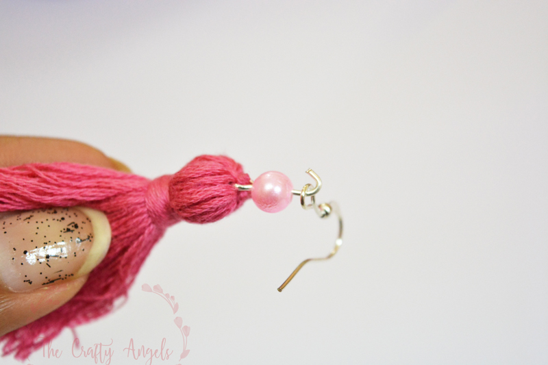 Easy and simple DIY tassel earring tutorial with embroidery threads, earrings diy, diy jewelry, diy accessories, tassel earring, tassel making tutorial, DIY tassel earring tutorial
