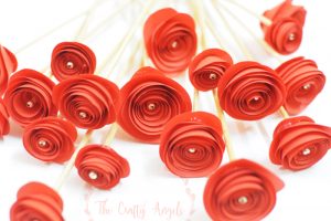 Swirl paper roses tutorial, quilled paper roses tutorial, curled paper roses, how to make paper roses, paper flower tutorial, rose making tutorial, simple paper flower tutorial